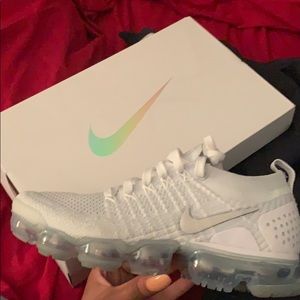 ⛔️SOLD⛔️Women’s Nike Vapormax FlyKnit 2 White
